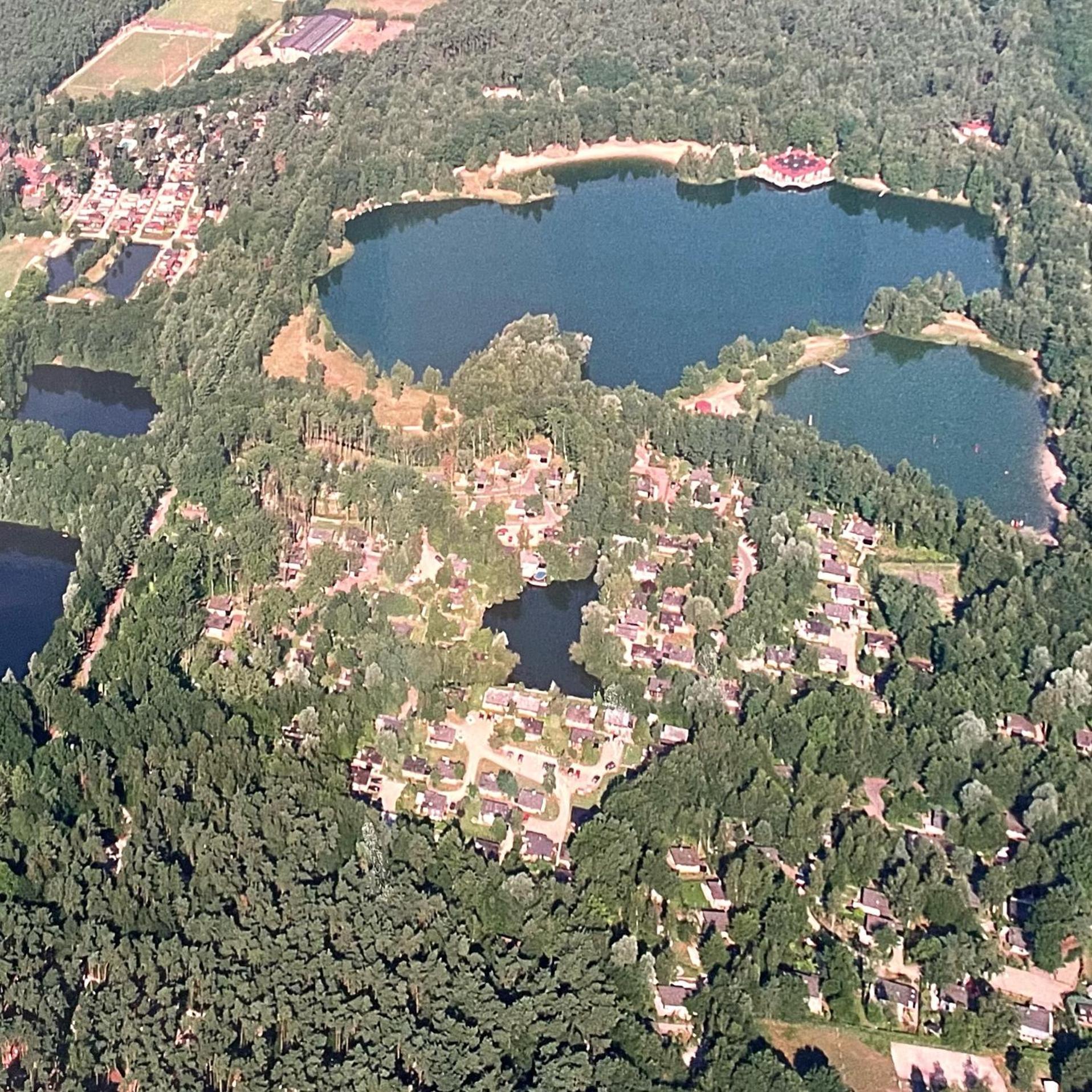 Boshuisje Pinus Sonnevijver Residences Lanaken Bagian luar foto